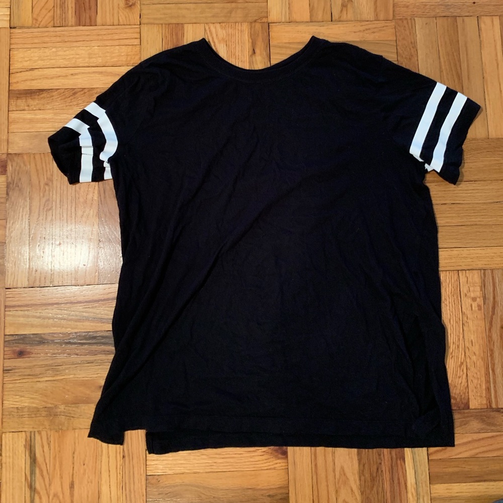 Old navy T-shirt